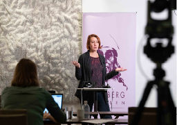 Trine Anker presenterer på lærerseminaret. Foto: Thor Brødreskift