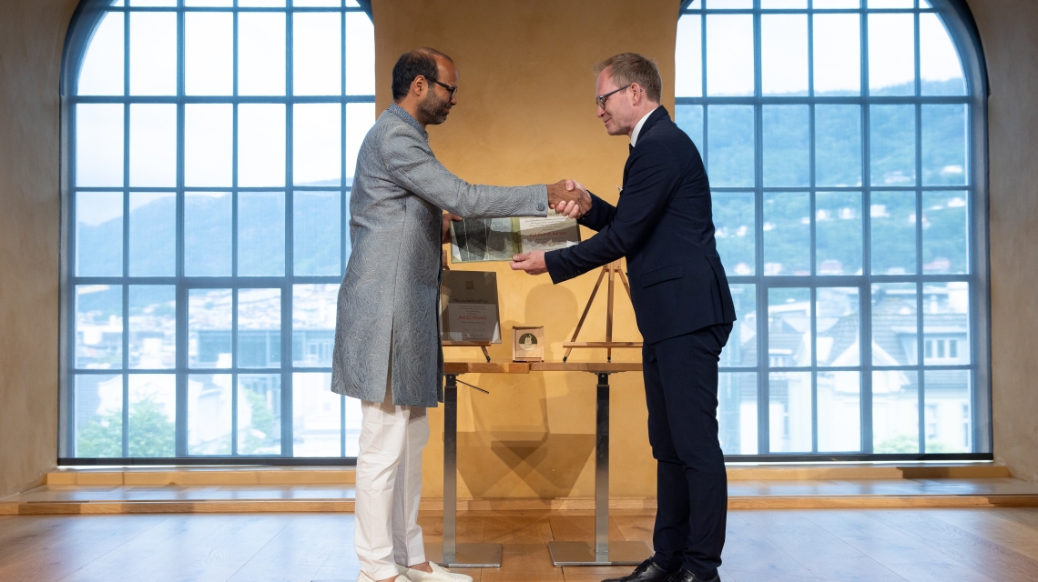 Nils Klim-prisvinner Siddhart Sareen holdt sin takketale under prisutdelingen den 6. juni 2024.